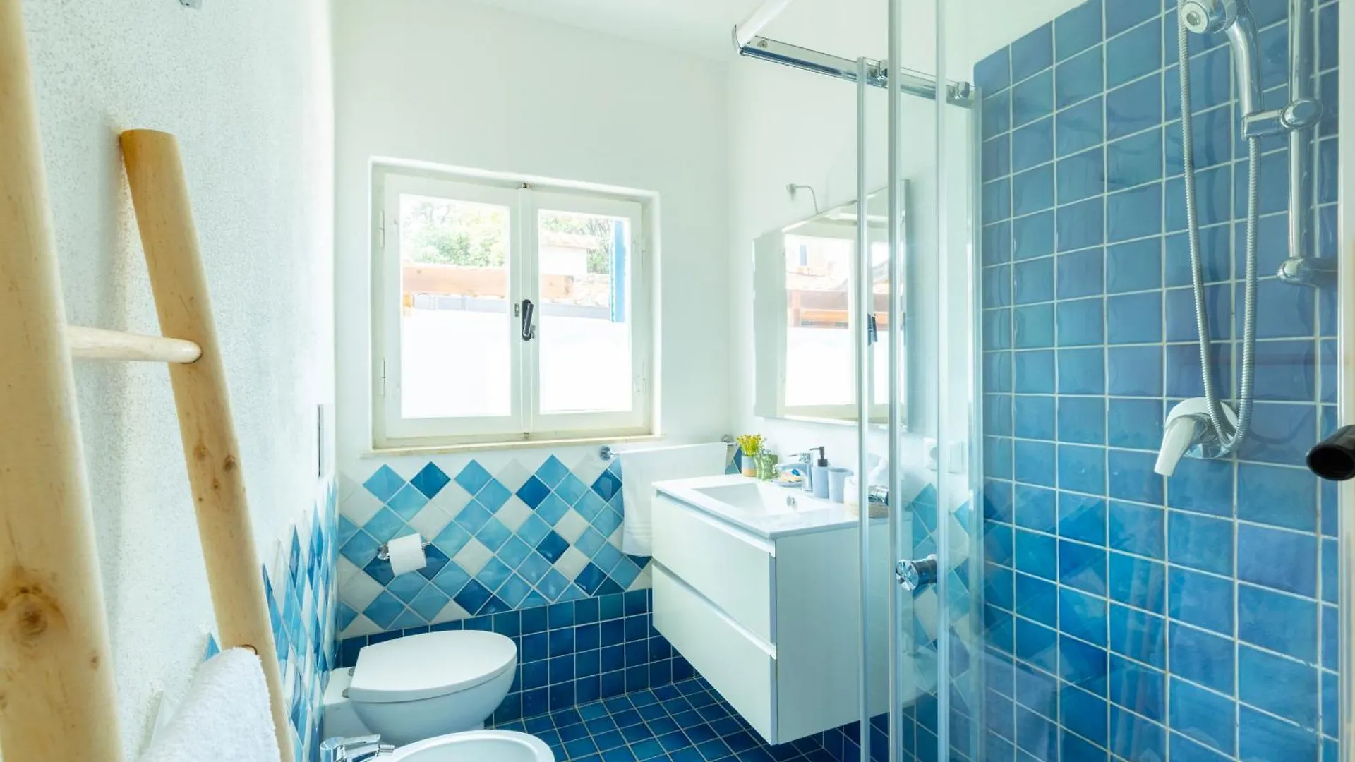Вилла Blue Heaven Куарту-Сант'Элена